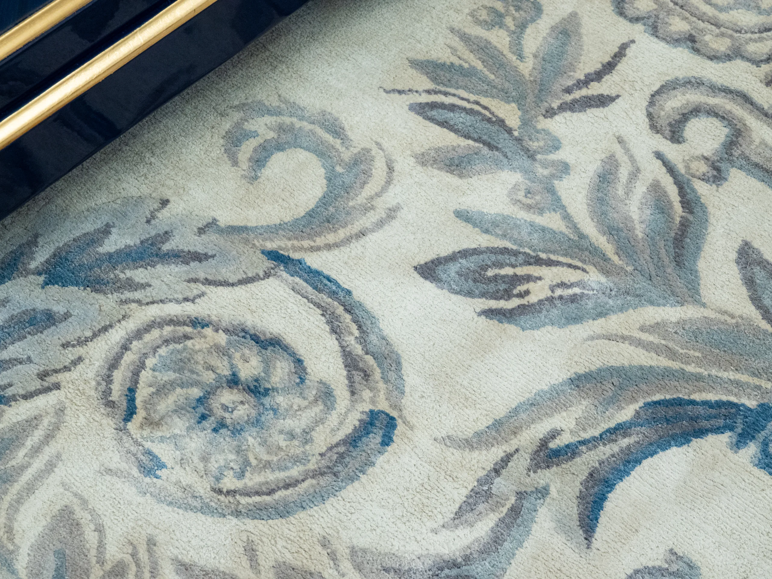 Elevating Your Interior with Luxury Rugs Rug store buy rugs online